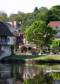 Logis Hotel Les Flots Bleus Beaulieu-sur-Dordogne Εξωτερικό φωτογραφία