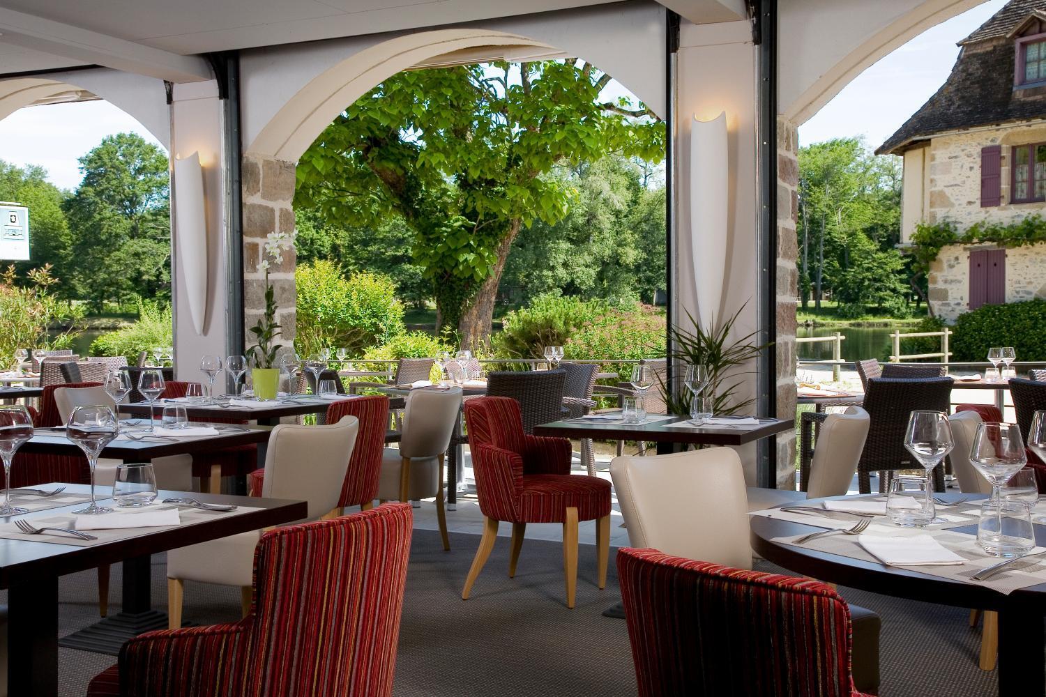 Logis Hotel Les Flots Bleus Beaulieu-sur-Dordogne Εξωτερικό φωτογραφία